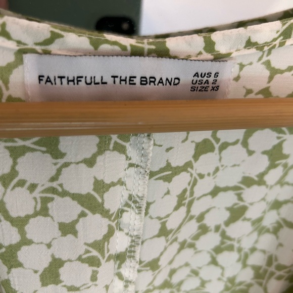 Faithfull the Brand Marta floral wrap midi dress - Picture 4 of 6